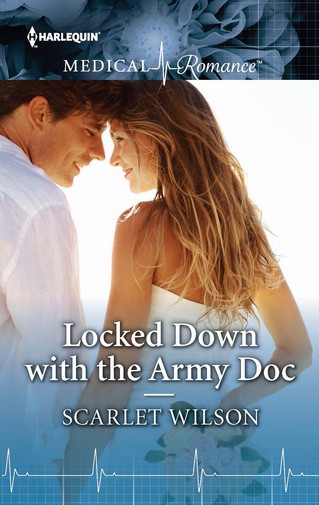 Scarlet Wilson - Locked Down with the Army Doc
